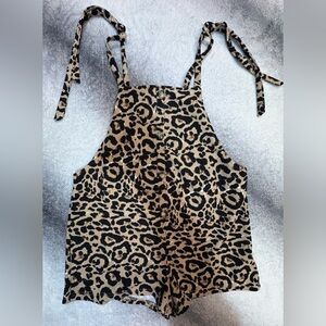 (A10) Shein Tan Black Tie Shoulder Relaxed Animal Print Overalls Shorts M 6